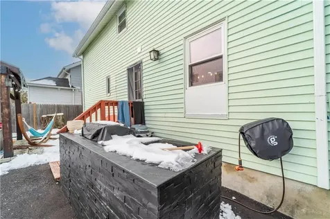 17 Beecher Street Pawtucket RI 02860
