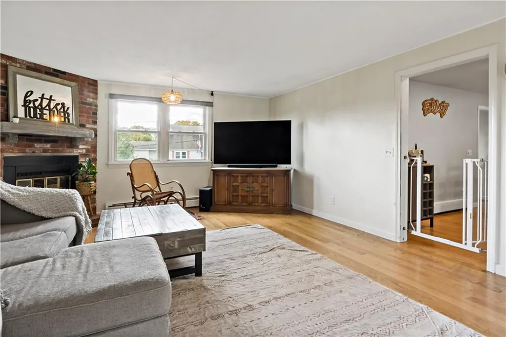 136 Silverwood Lane West Warwick RI 02893