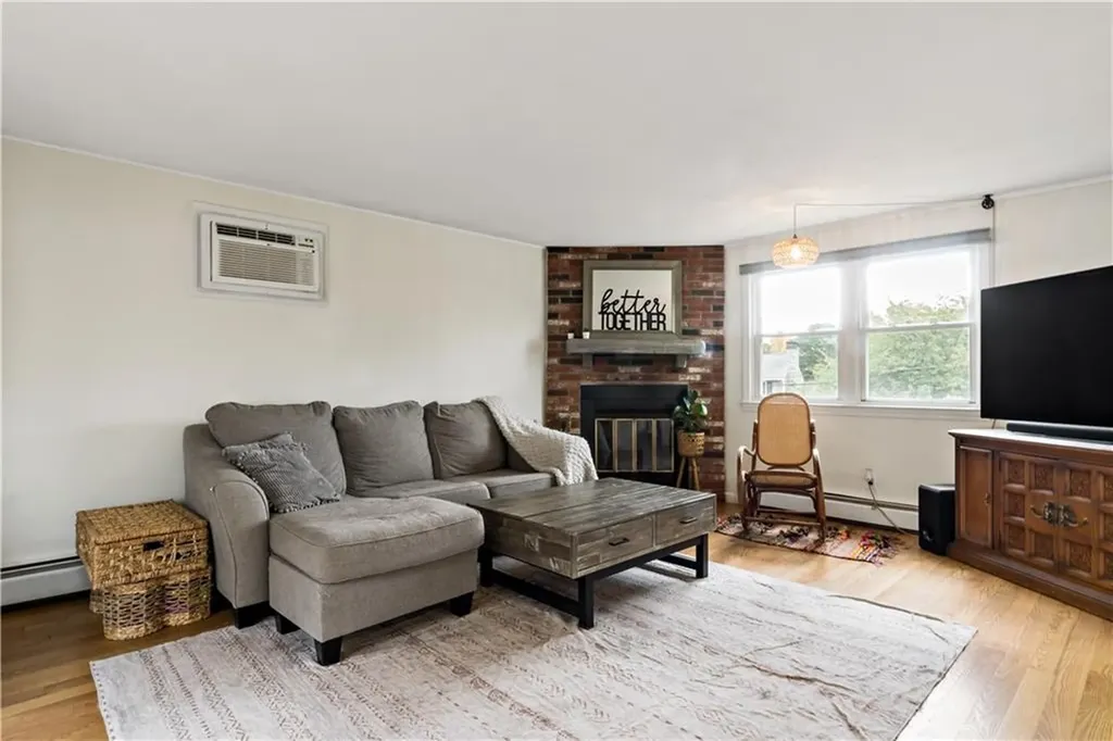 136 Silverwood Lane West Warwick RI 02893