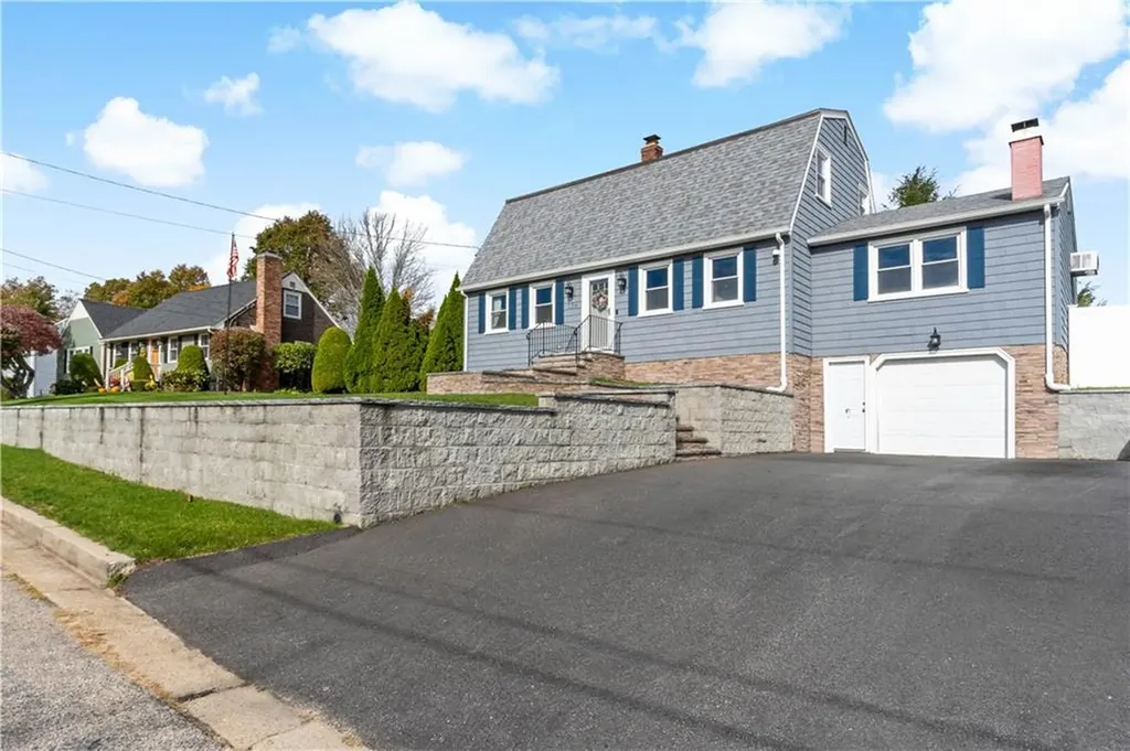 136 Silverwood Lane West Warwick RI 02893