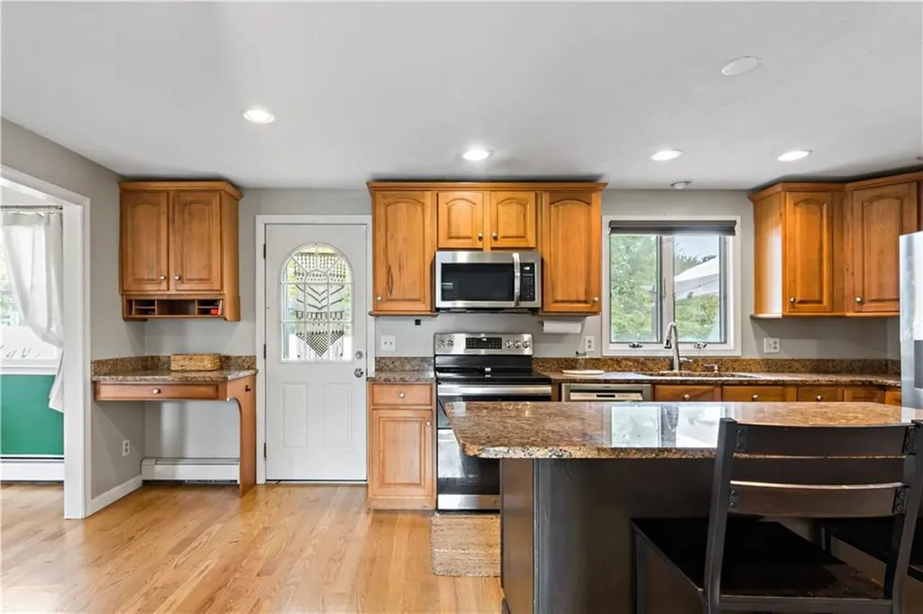 136 Silverwood Lane West Warwick RI 02893