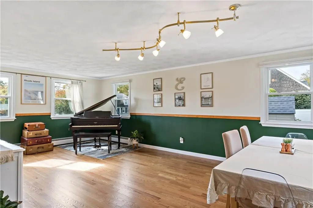 136 Silverwood Lane West Warwick RI 02893
