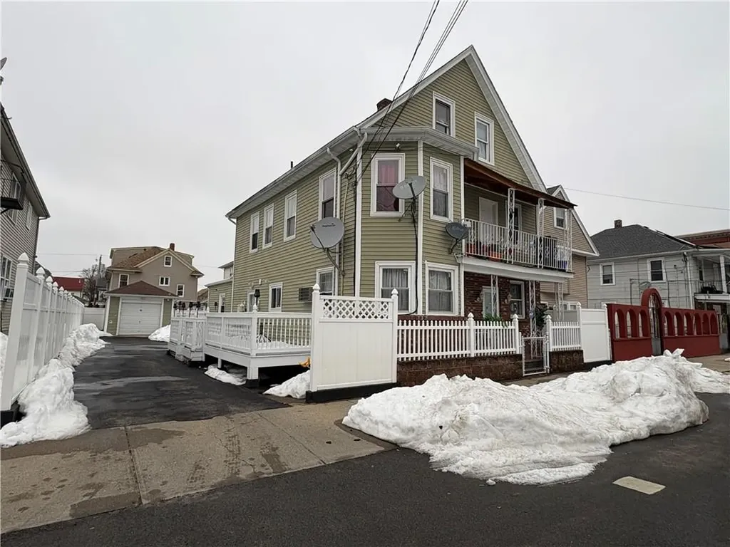 193 Clarence Street Providence RI 02909