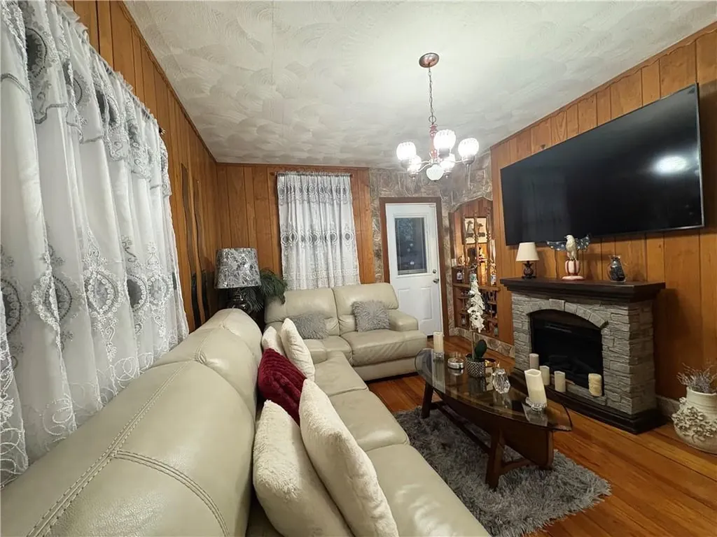 193 Clarence Street Providence RI 02909