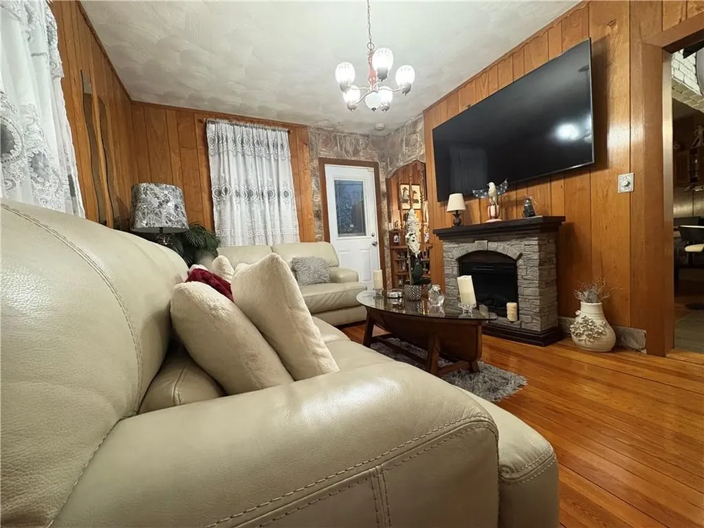 193 Clarence Street Providence RI 02909
