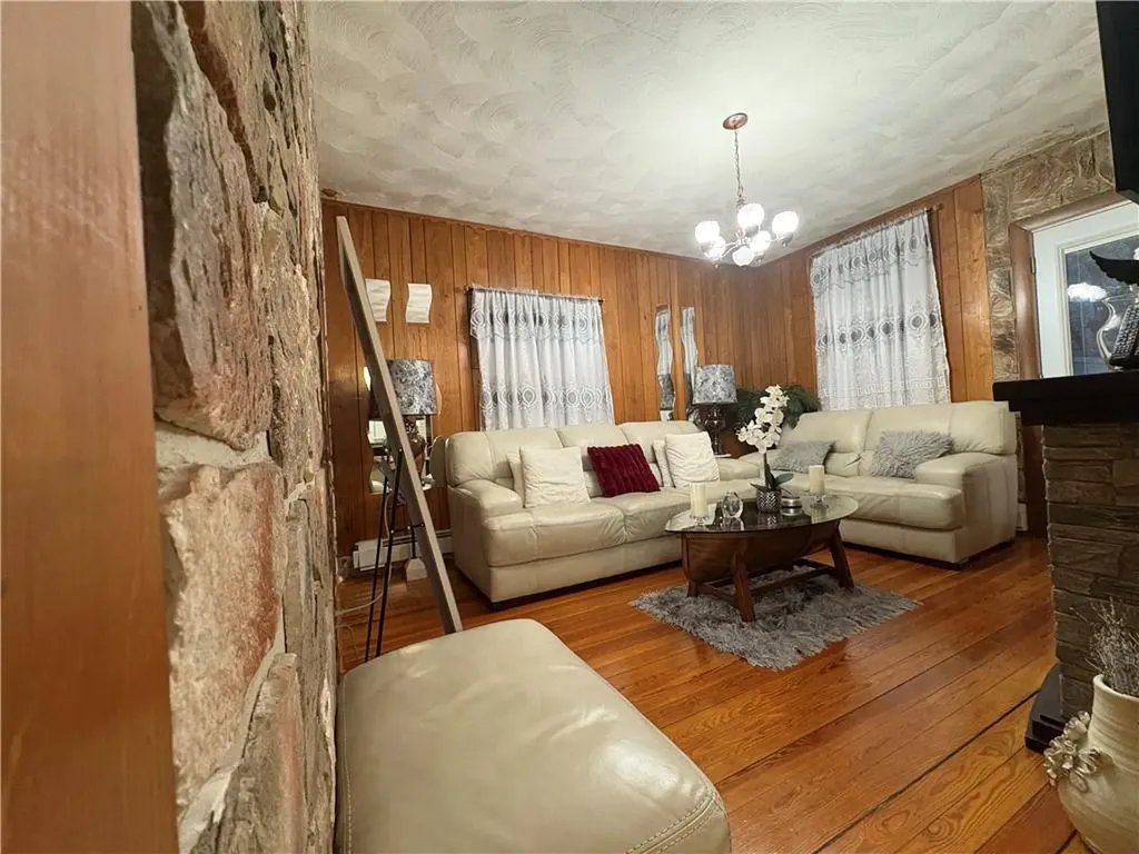 193 Clarence Street Providence RI 02909