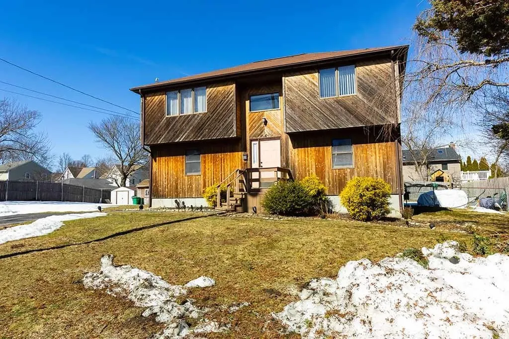 21 Chesterfield Avenue Warwick RI 02889