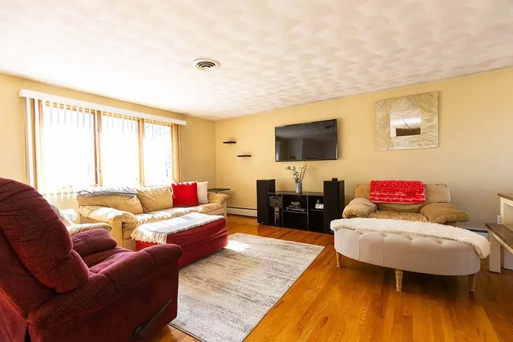 21 Chesterfield Avenue Warwick RI 02889