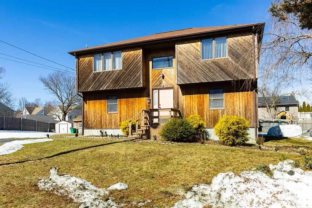 21 Chesterfield Avenue Warwick RI 02889