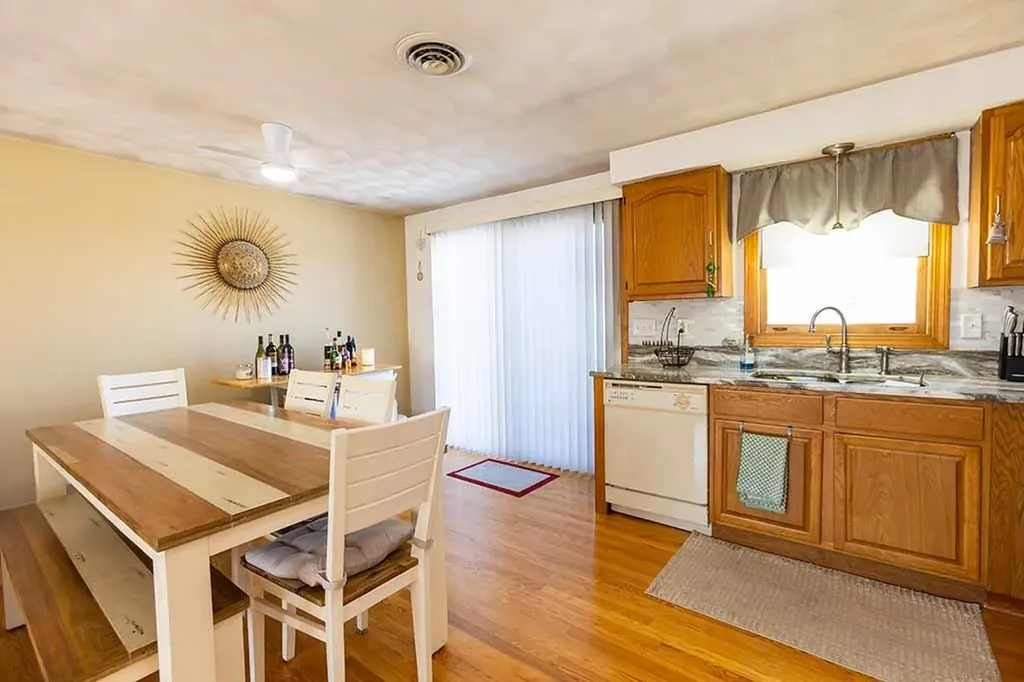 21 Chesterfield Avenue Warwick RI 02889