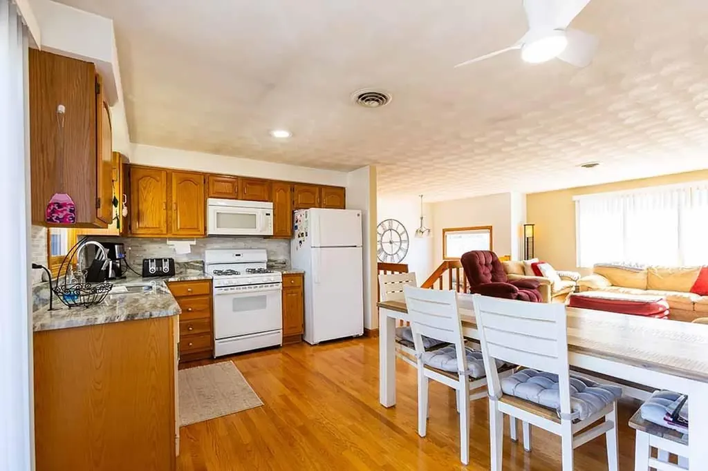 21 Chesterfield Avenue Warwick RI 02889