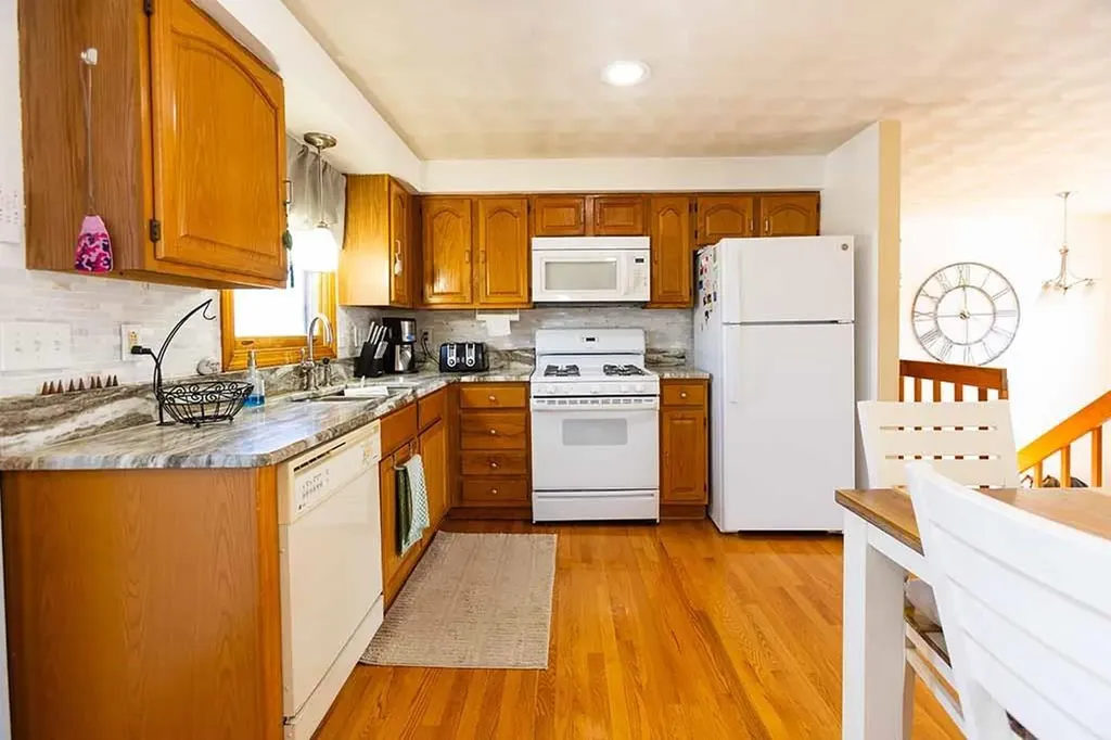 21 Chesterfield Avenue Warwick RI 02889