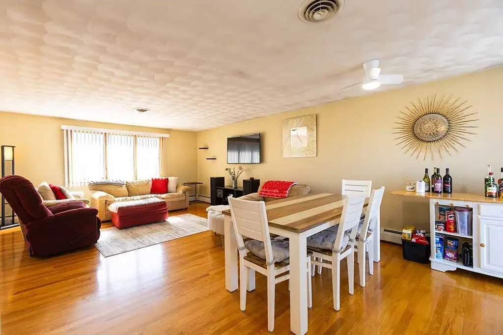 21 Chesterfield Avenue Warwick RI 02889