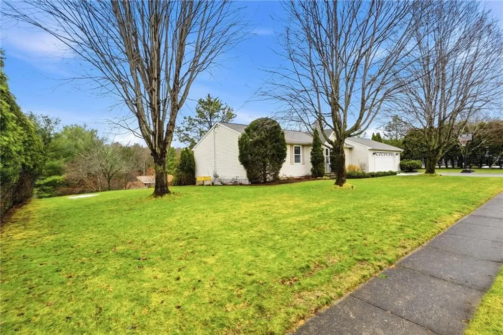 4 Melrose Drive Coventry RI 02816