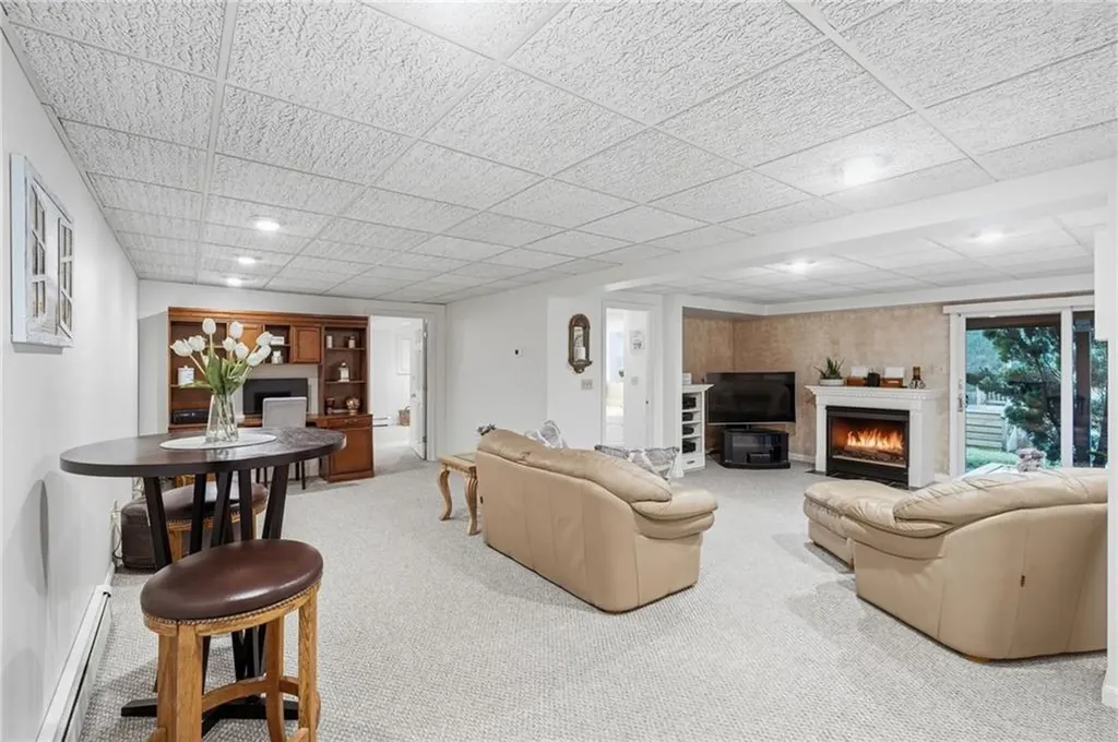 4 Melrose Drive Coventry RI 02816