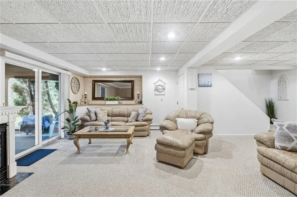 4 Melrose Drive Coventry RI 02816