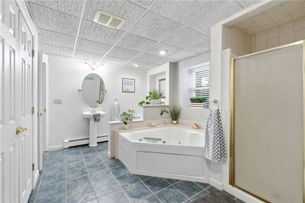 4 Melrose Drive Coventry RI 02816
