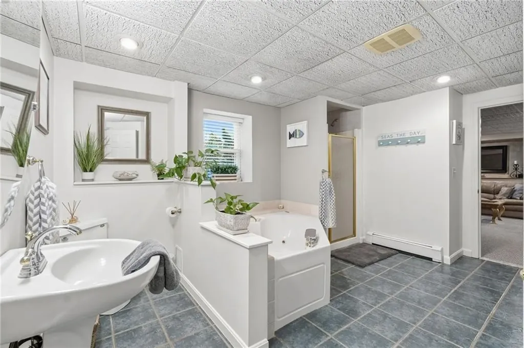 4 Melrose Drive Coventry RI 02816