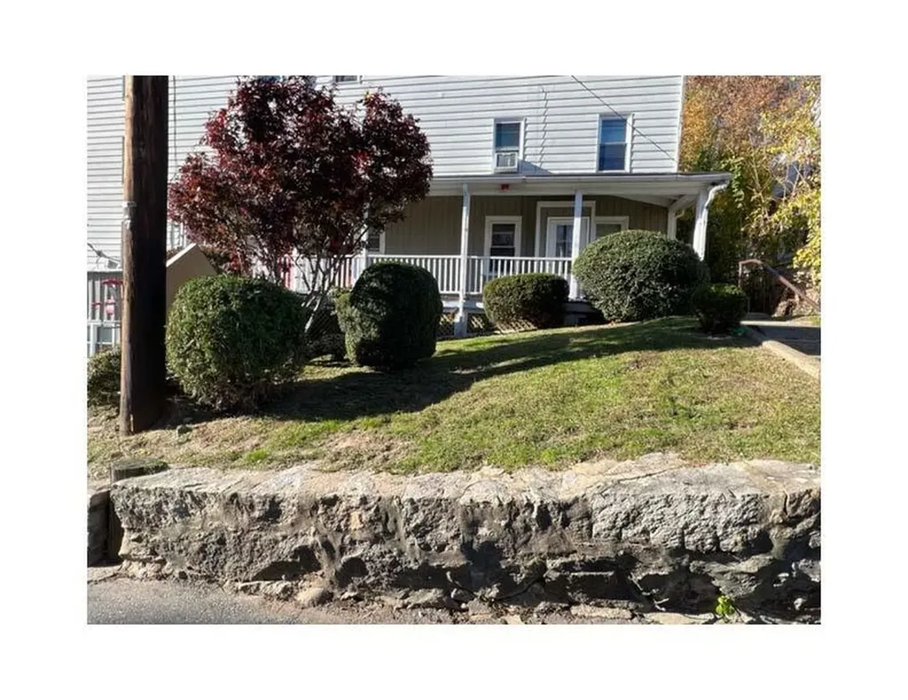 1 2-4 Greystone Avenue North Providence RI 02911