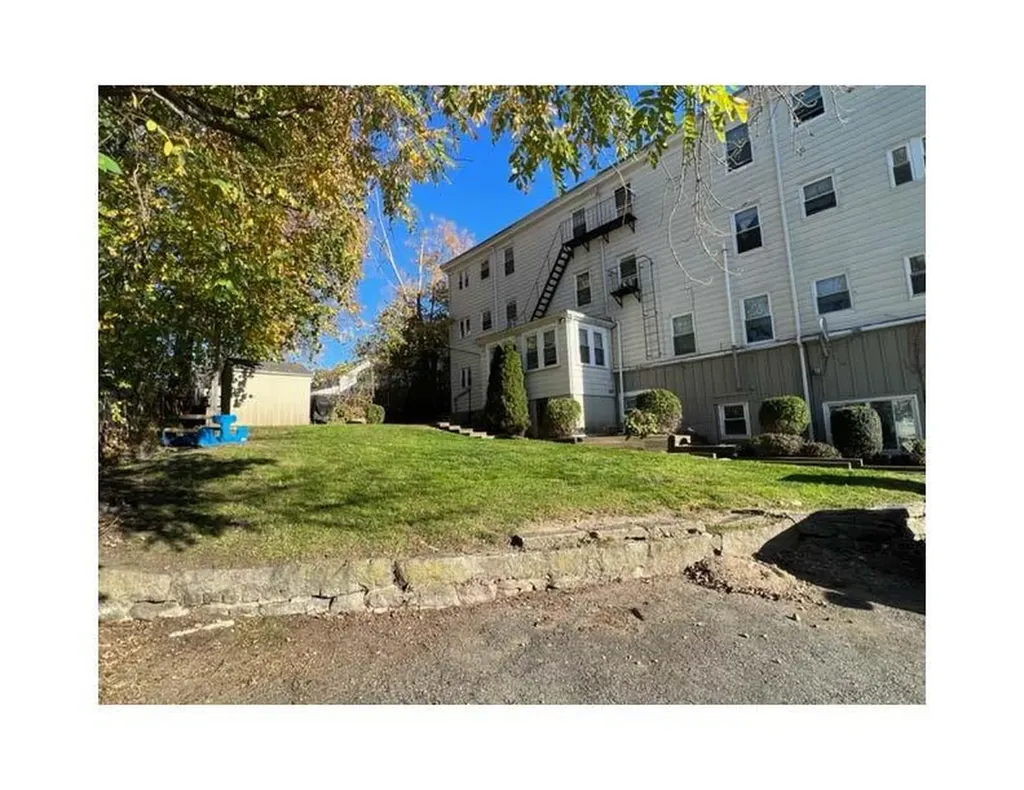 1 2-4 Greystone Avenue North Providence RI 02911