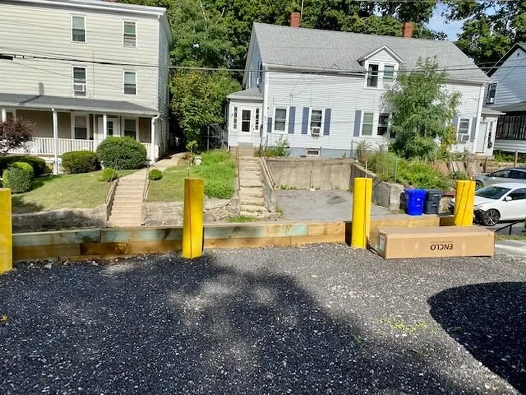 1 2-4 Greystone Avenue North Providence RI 02911