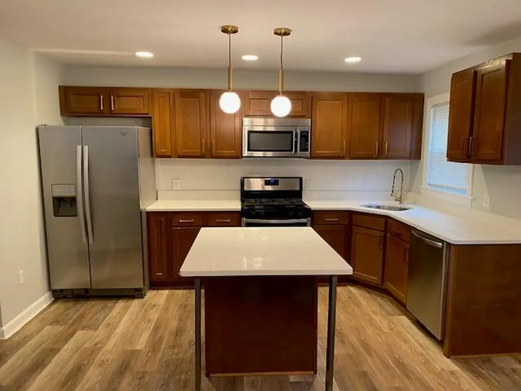 1 2-4 Greystone Avenue North Providence RI 02911