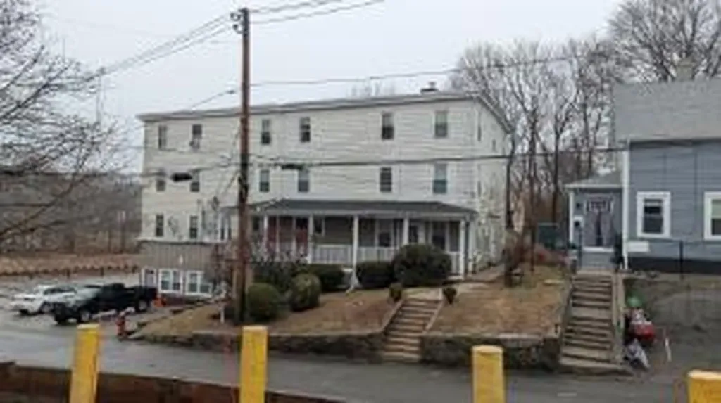 1 2-4 Greystone Avenue North Providence RI 02911
