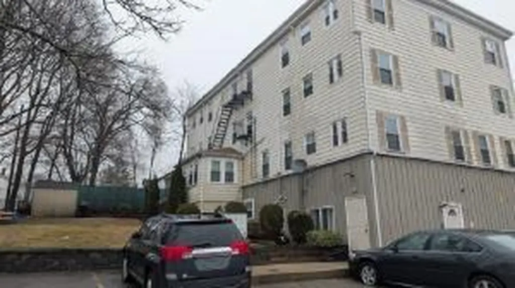 1 2-4 Greystone Avenue North Providence RI 02911