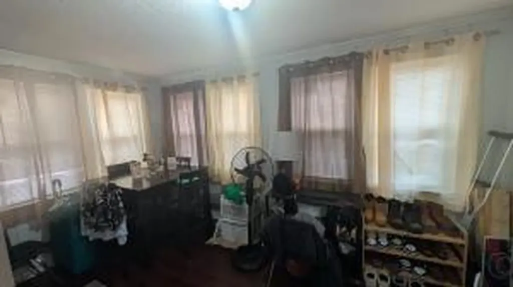 1 2-4 Greystone Avenue North Providence RI 02911