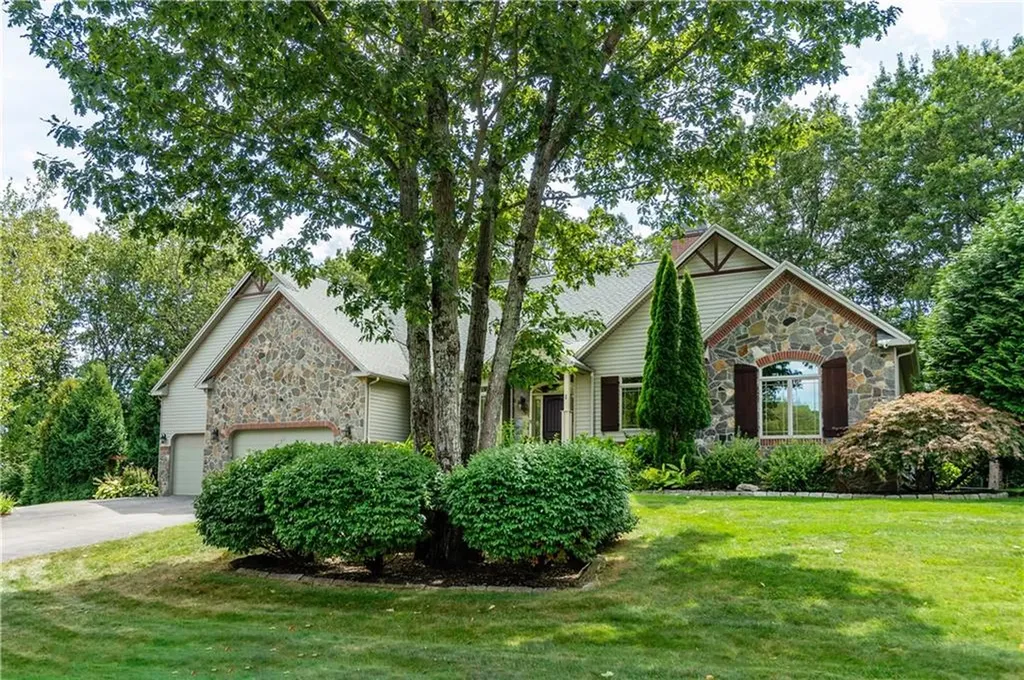 1 Victoria Drive Smithfield RI 02917