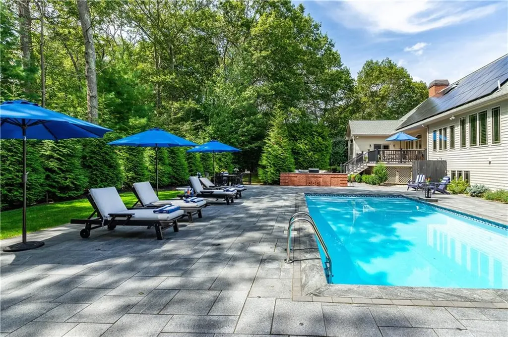 1 Victoria Drive Smithfield RI 02917
