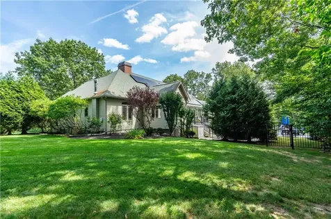 1 Victoria Drive Smithfield RI 02917