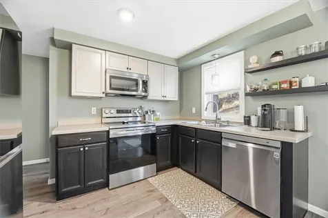 131 New River Road Lincoln RI 02838