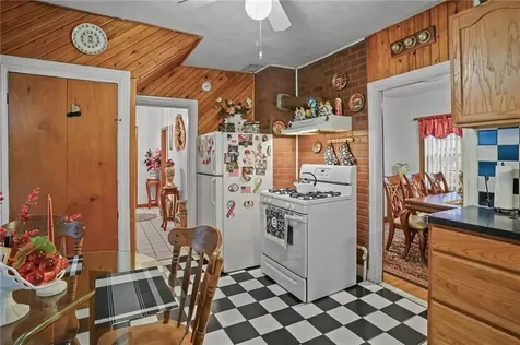 172 Ivy Street East Providence RI 02914