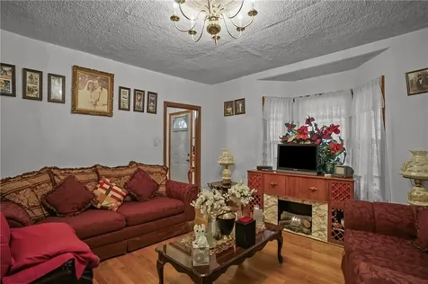 172 Ivy Street East Providence RI 02914