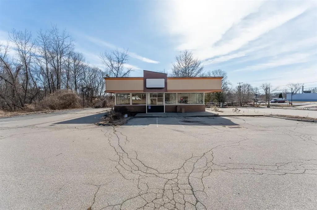 641 Route 32 Montville CT 06382