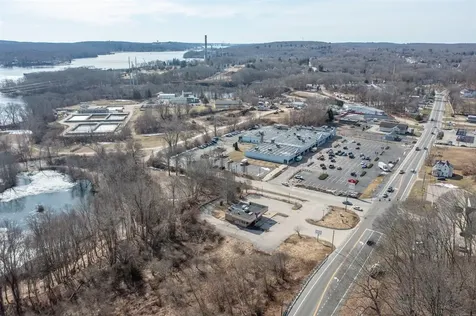 641 Route 32 Montville CT 06382