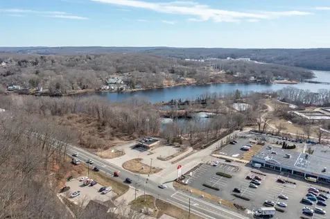 641 Route 32 Montville CT 06382