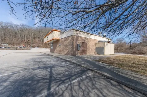 641 Route 32 Montville CT 06382