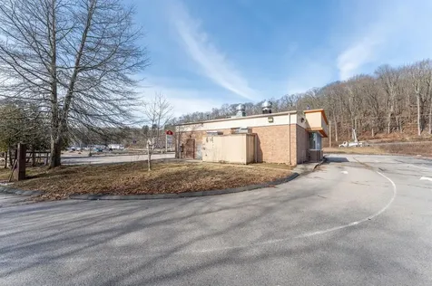 641 Route 32 Montville CT 06382