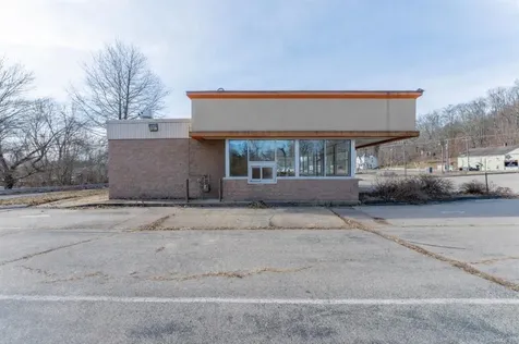 641 Route 32 Montville CT 06382
