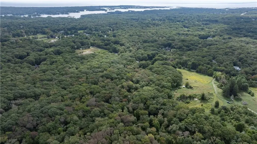 47 Tuckertown Road South Kingstown RI 02879