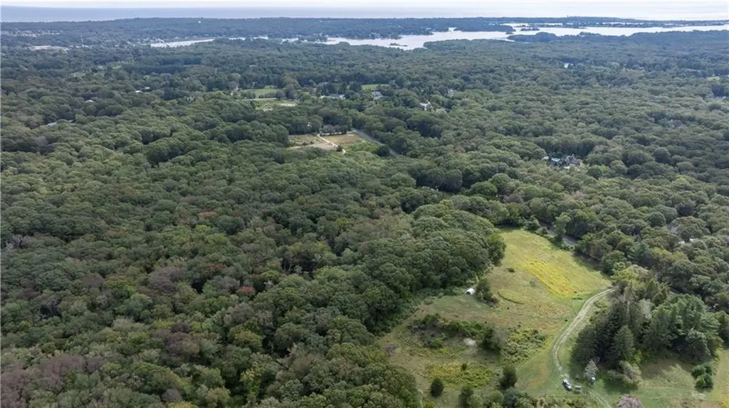 47 Tuckertown Road South Kingstown RI 02879