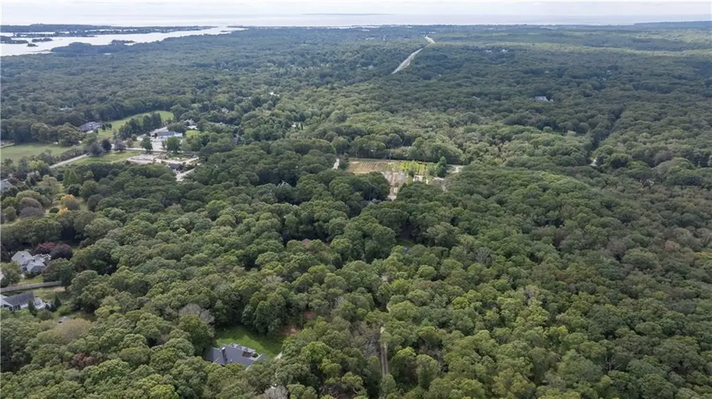 47 Tuckertown Road South Kingstown RI 02879