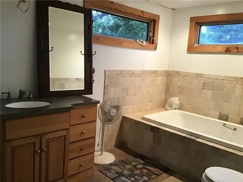 41 Enfield Avenue North Kingstown RI 02852