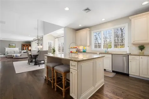 25 Hoyer Court East Greenwich RI 02818
