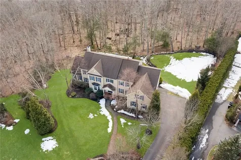 25 Hoyer Court East Greenwich RI 02818