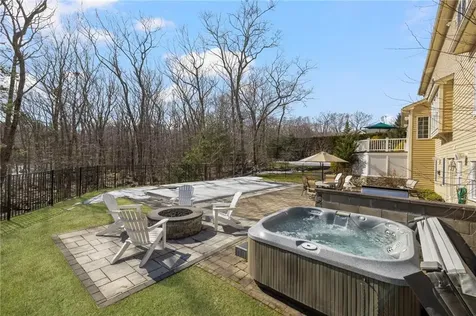 25 Hoyer Court East Greenwich RI 02818
