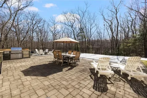 25 Hoyer Court East Greenwich RI 02818