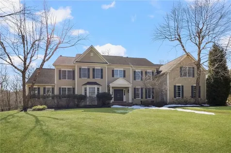 25 Hoyer Court East Greenwich RI 02818